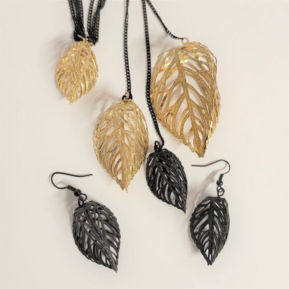 Filigree Gold Leaf Necklace with Matching earrings - Picture 2 of 4